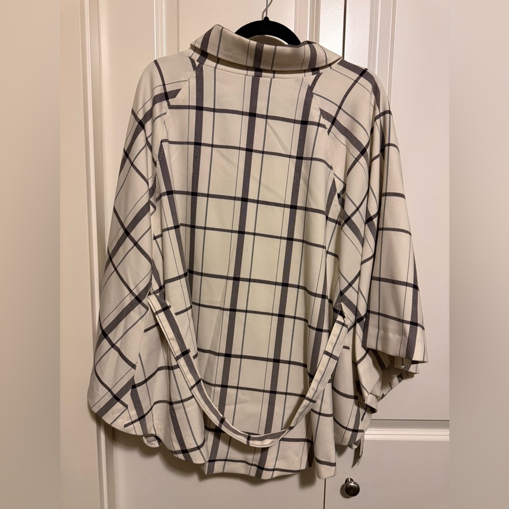 Apostrophe Cream and Black Plaid Cape with Collar and Belt - Picture 3 of 3